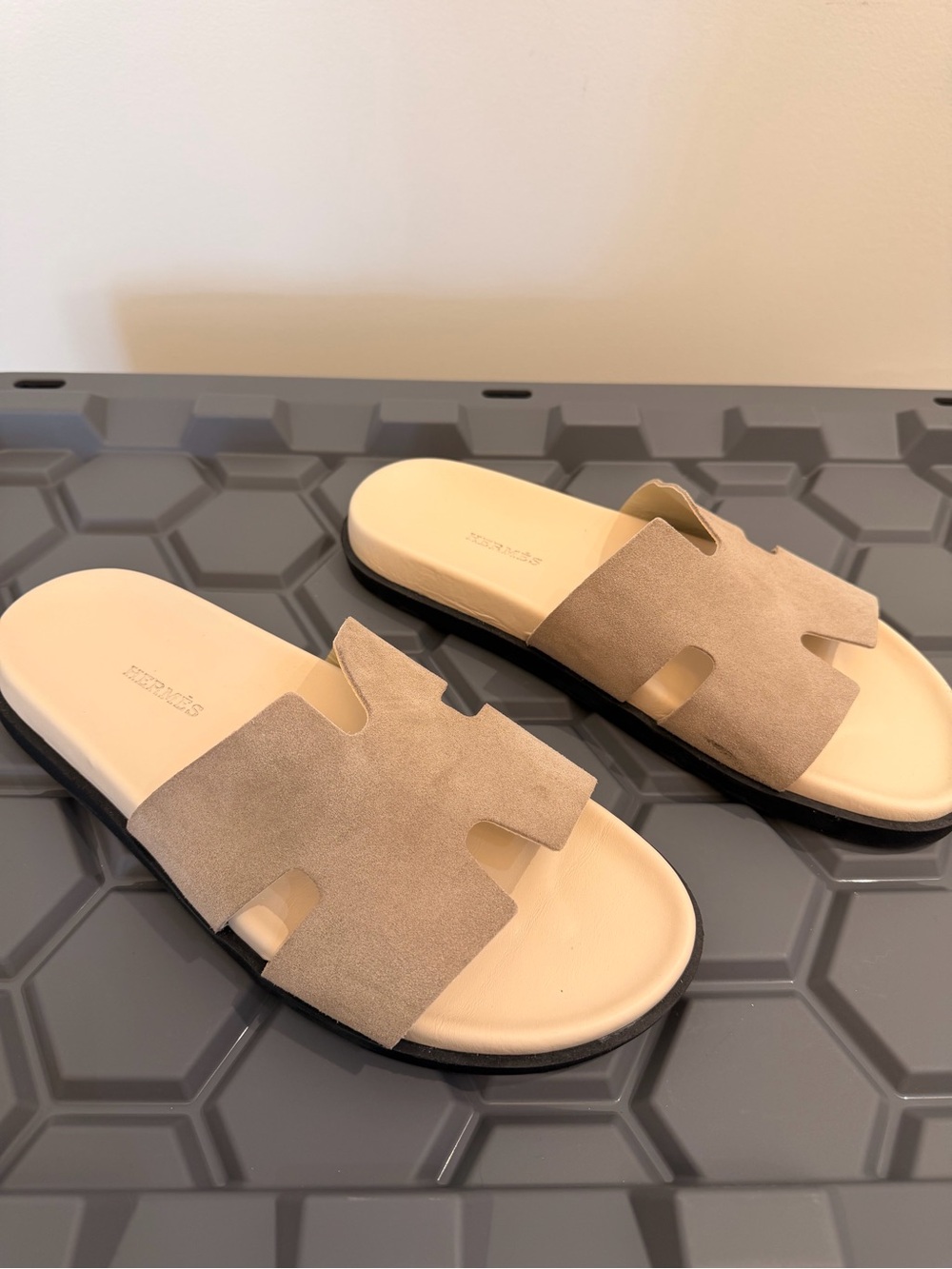 NWT Men's Tan Suede Slide Sandals - Classic Casual Slip-Ons - Hermes REPLICA